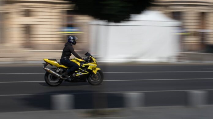 image-9 Photo Defensive Riding Techniques: How to Anticipate Dangers and Stay Safe on Two Wheels