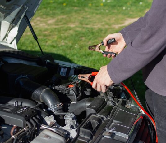 Rolul filtrelor în mașină: Aer, polen, ulei, combustibil Photo Car engine