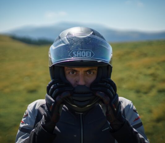 Echipament moto: Alegerea corecta pentru siguranta ta Photo Motorcycle helmet