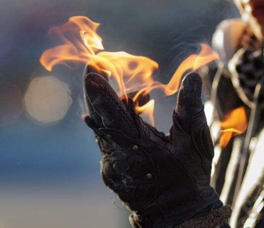 Manusi Moto: Accesorii Esentiale Pentru Motociclisti Photo Leather gloves